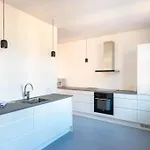 Spacious On Lively & Vibrant Street