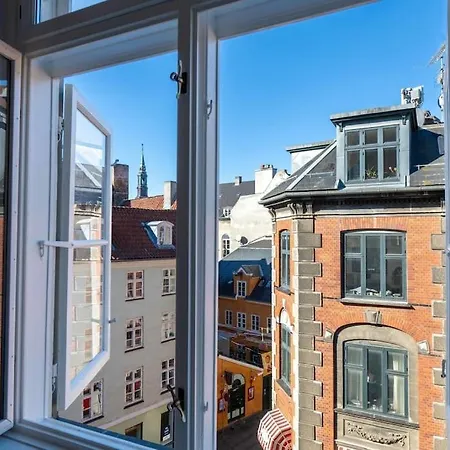Spacious On Lively & Vibrant Street Apartment Copenhagen