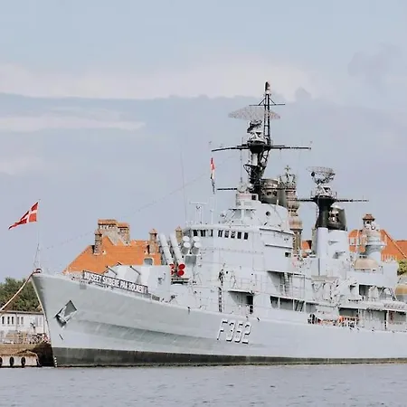 Spacious On Lively & Vibrant Street Koppenhága