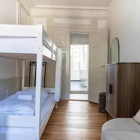 Spacious On Lively & Vibrant Street Koppenhága