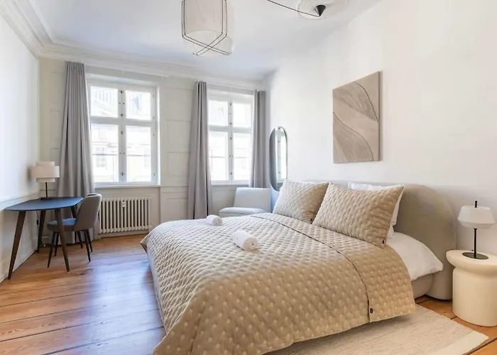 Apartment Spacious On Lively & Vibrant Street Copenhagen