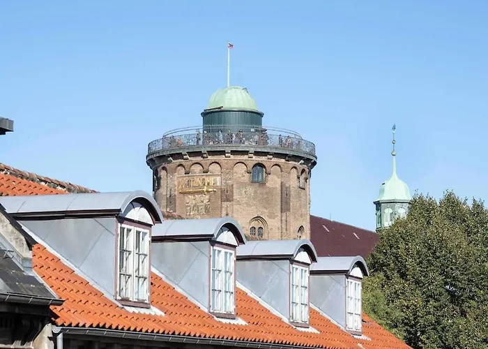 Spacious On Lively & Vibrant Street