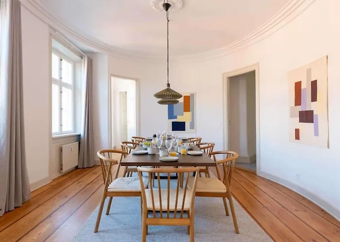 Spacious On Lively & Vibrant Street Apartment Copenhagen