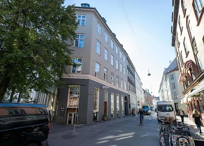 Apartment Spacious On Lively & Vibrant Street Copenhagen