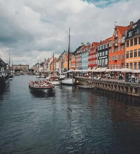 Spacious On Lively & Vibrant Street