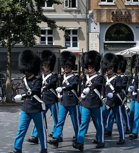 Spacious On Lively & Vibrant Street Apartment