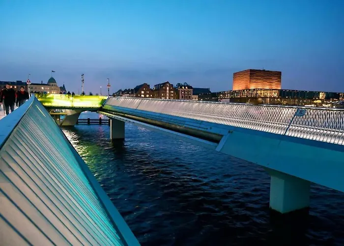 Spacious On Lively & Vibrant Street