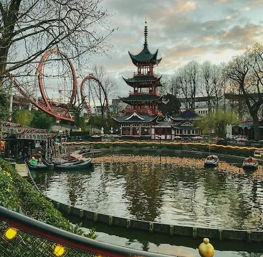 Apartment Spacious On Lively & Vibrant Street *