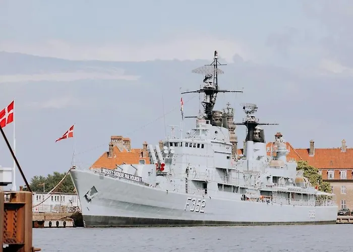 Spacious On Lively & Vibrant Street Copenhagen