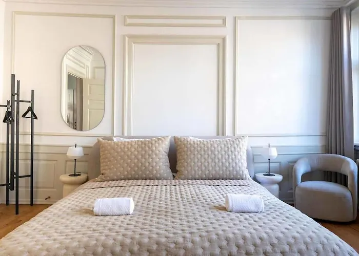 Apartman Spacious On Lively & Vibrant Street *