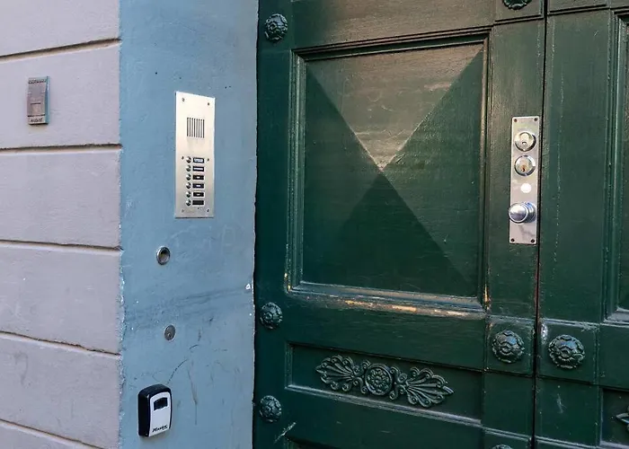 Spacious On Lively & Vibrant Street Copenhagen