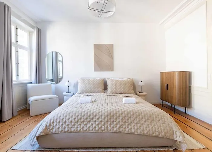 Spacious On Lively & Vibrant Street * Copenhagen