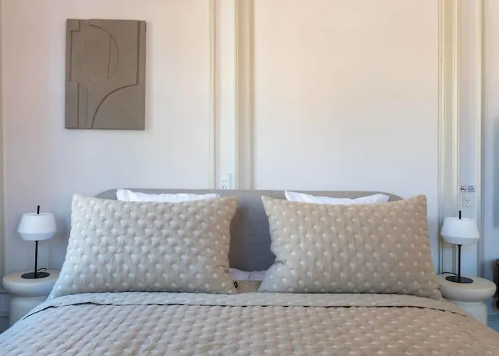 Spacious On Lively & Vibrant Street * Copenhagen