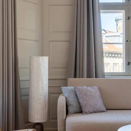 Apartament Spacious On Lively & Vibrant Street