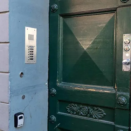 Spacious On Lively & Vibrant Street Kopenhaga